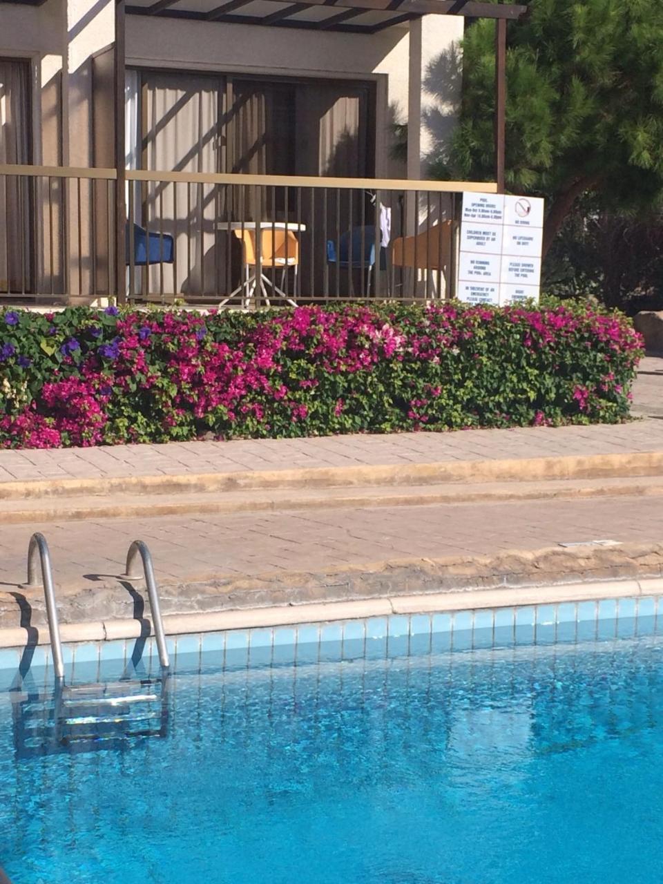Kings Annex Aparthotel Paphos Exterior foto