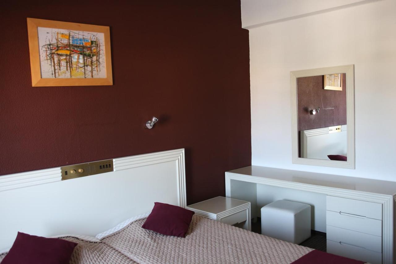 Kings Annex Aparthotel Paphos Exterior foto