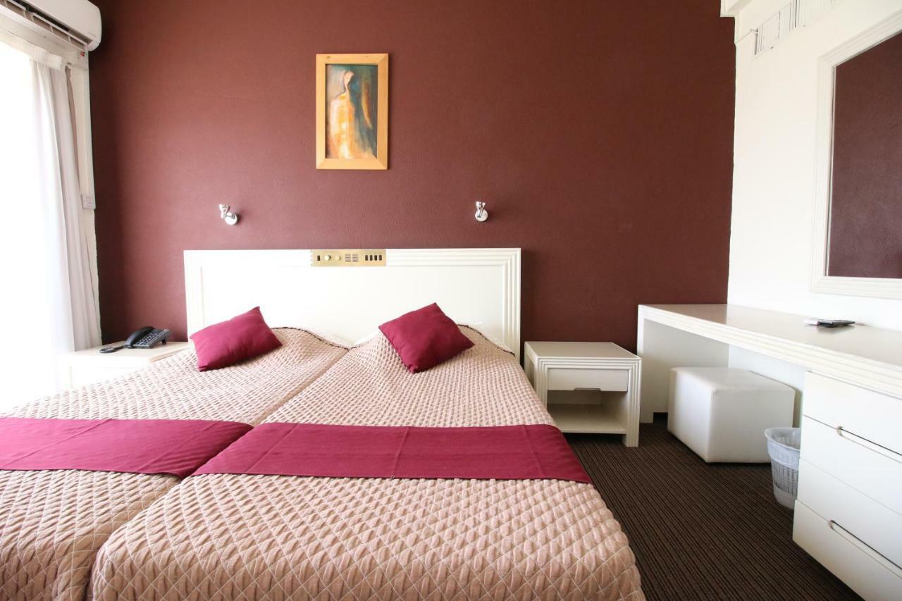 Kings Annex Aparthotel Paphos Exterior foto